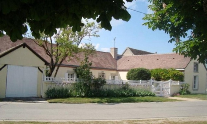 Bougy-lez-Neuville Bed & Breakfast | Les Glycines de Bougy