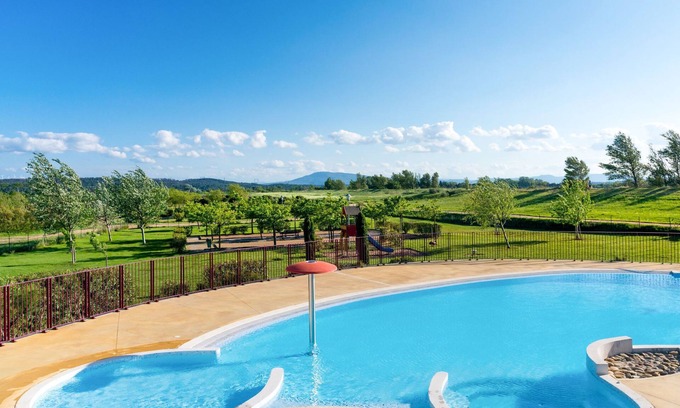 Homps House | Les Hauts du Lac by Interhome