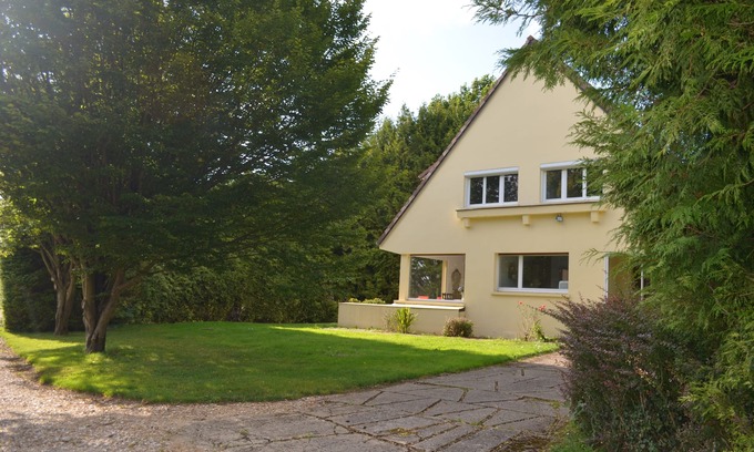 Sigy-en-Bray House | Les Hortensias-pretty house located in the heart of the country of Bray.