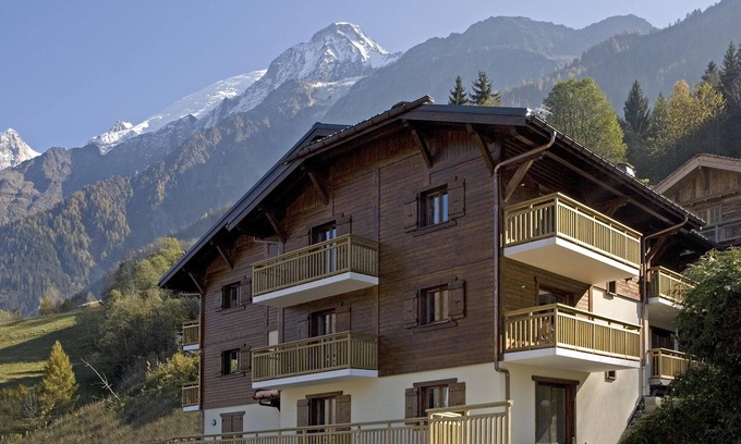 Les Houches Apartment | Les Houches Ski Apartment by lifts, ski slopes, restaurants and shops
