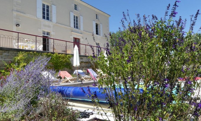 Xanton House | Les Jardins de Xanton
