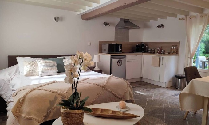 Hanvoile Apartment | Les Jardins du Tao studio Calm, nature, well-being, countryside