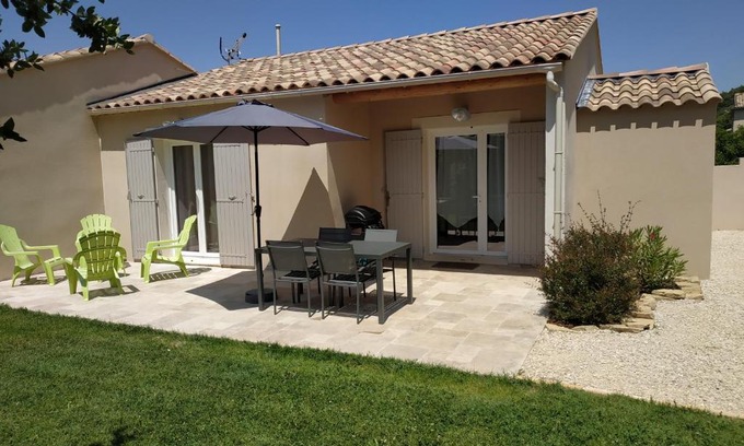 Entrechaux House | Les Lauzes De Saint Michel