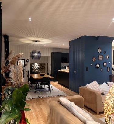 Lanvallay Apartment | Les libellules