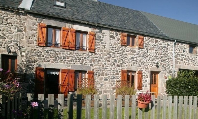 Murol House | Les Mésanges - Murol