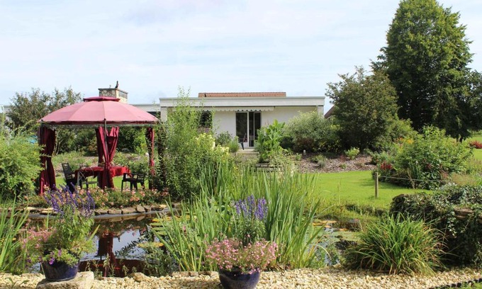 Coeuve Bed & Breakfast | Les Petites Chambres de la Bleue Maison