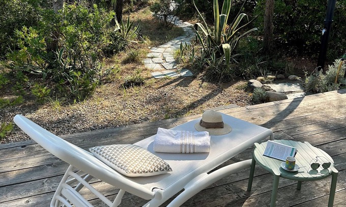 Biguglia House | Les pieds dans l'eau, house sleeps 4, lido de la Marana, unique location.