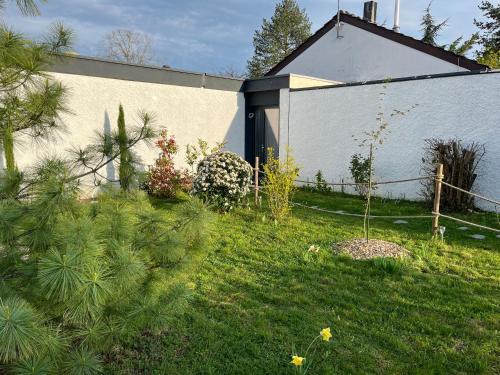 Talant Apartment | Les pins de Talant , au calme en rez de jardin