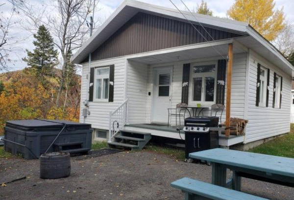 Saint-Tite-des-Caps Ski Chalet | Les Refuges des Monts