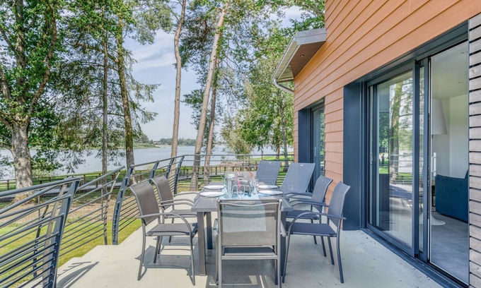Vosges House | Les Roseaux - Vue sur le lac avec jacuzzi