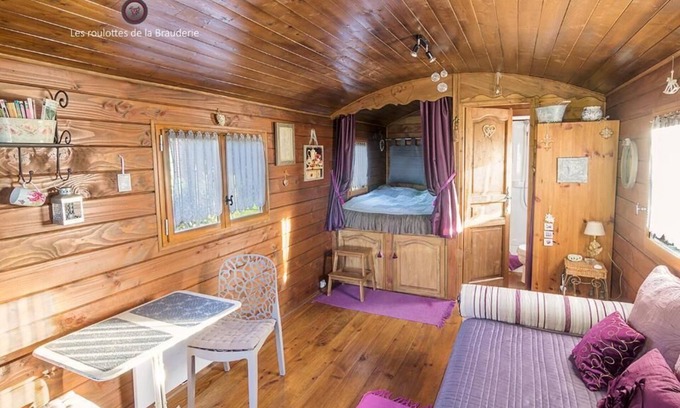 Brissarthe House | Les Roulottes de la Brauderie