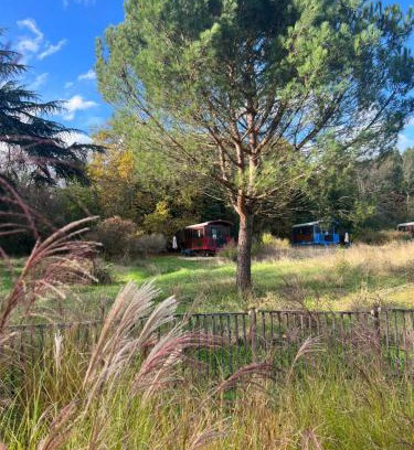 Montcaret House | Les roulottes de Fonroques - logement insolite dans la nature