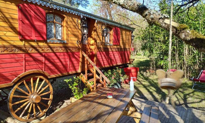 Leognan House | Les roulottes Vesta