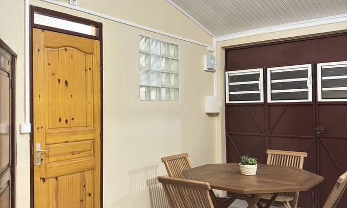 Le Bourg House | Les Secrets de Grippon: Spacious + fast Wifi