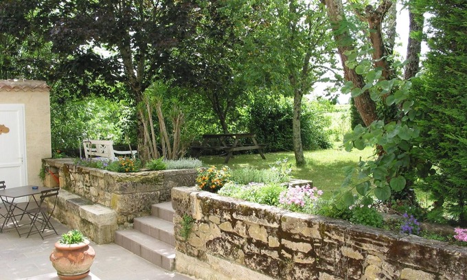Puisseguin House | Les Secrets de Tifayne
