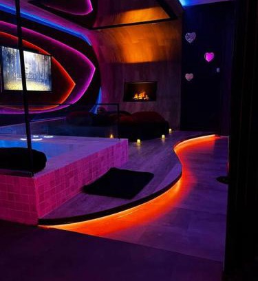 Rivesaltes Apartment | Les Secrets Rooms/Love Room