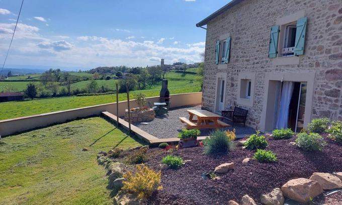 Marnand House | Les Trois Pins - Thizy LES Bourgs