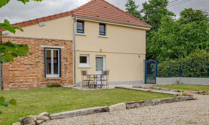 Brevonnes House | Les Volets Bleus & Les P'tits Cailloux