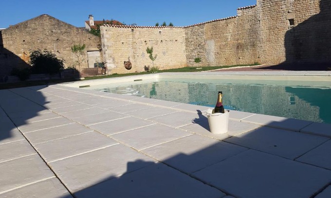 Aulnay Bed & Breakfast | Les Volets Verts Aulnay