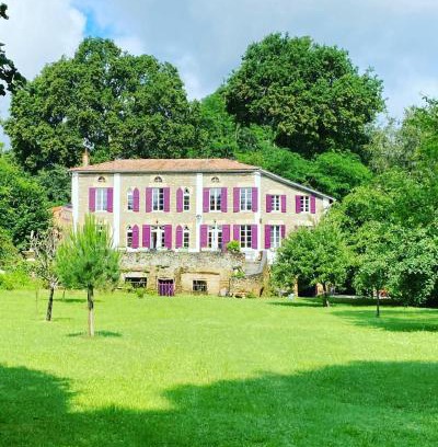 Salles Bed & Breakfast | Les Volets Violets