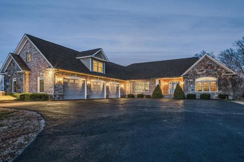 Sunrise Bay House | LesLee at the Lake