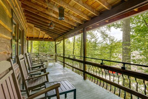 Greentown House | Less Than 1 Mi to Lake Cabin with Hot Tub in Greentown!