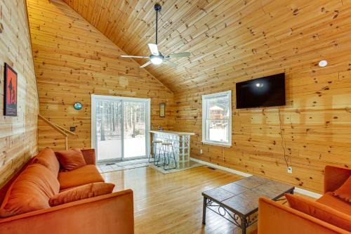 Cadillac House | Less Than 1 Mi to Snowmobile Trails Cozy Cadillac Retreat