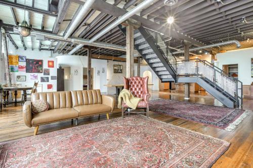 Springfield Apartment | Less Than 1 Mi to Wittenberg Eclectic Loft with Parking!