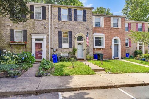 Simpsonville Apartment | Less Than 25 Mi to Downtown Baltimore and DC Apt with Deck