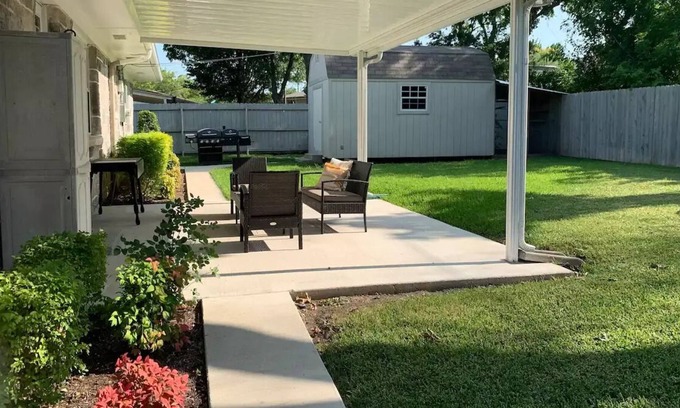 Rockwall House | Less than a mile from downtown Rockwall