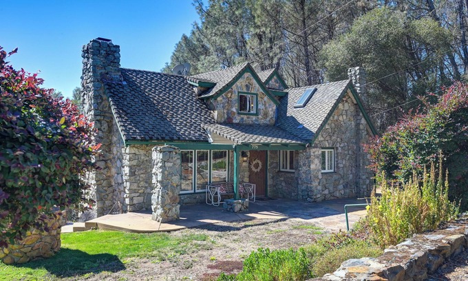 North Auburn Cabin | Lester Cabin 5min to Downtown Auburn 20min to Roseville next to Mountain Biking
