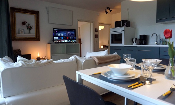 Burglesum Apartment | Lesum-auen. Ruhige Ferienwohnung mit Terrasse und Garten