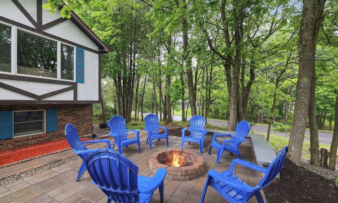 Long Pond House | Let our dream home become your reality!4br 3bath with game room
