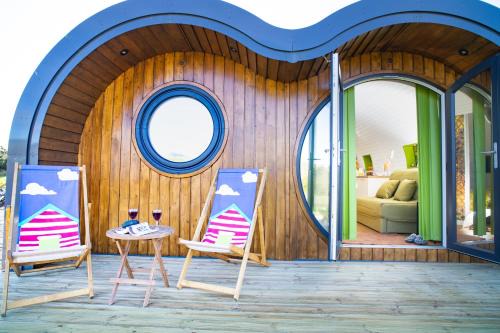 Llandysul Other | Let's Glamp Retro - Queen