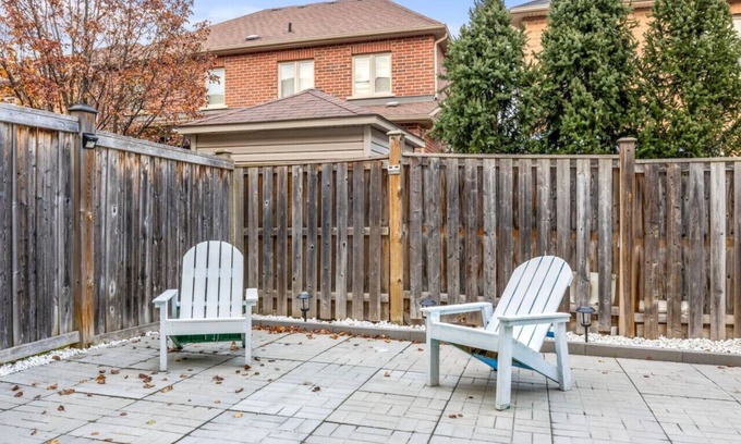 Halton Regional Municipality Apartment | LetitBnb: Tranquil Terrace