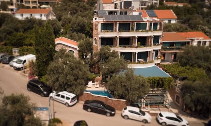 Sveti Stefan Apartment | Levantin Inn 1/3 Room n.2 sea side with swimming pool