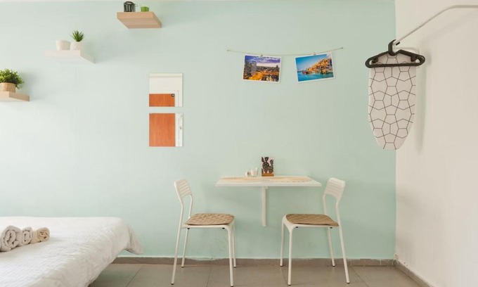 Florentin Apartment | Levinsky Market Studio