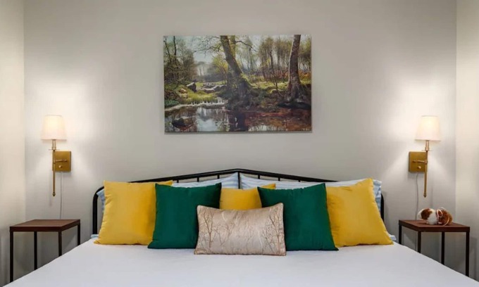 Alabaster House | Lewis House