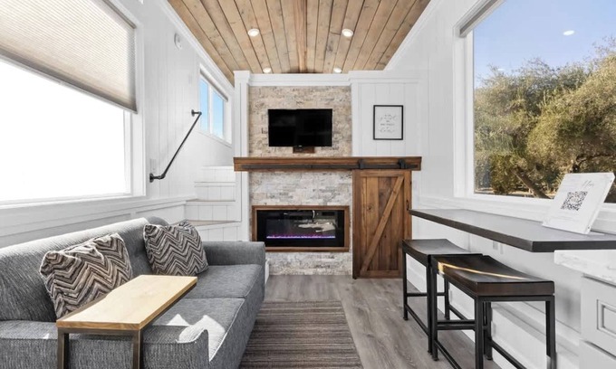 Lindsay Apartment | Lewis Ranch Tiny Home, Lindsay, CA! Near Sequoias