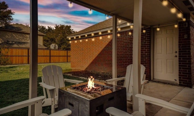 Lewisville House | Lewisville Estate - Spacious 5BR w/Game Room