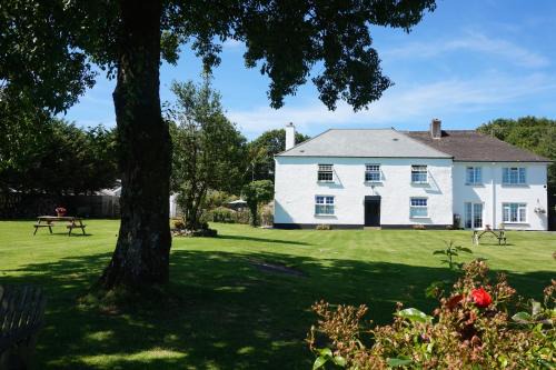 Holsworthy Bed & Breakfast | Leworthy Farmhouse Bed and Breakfast