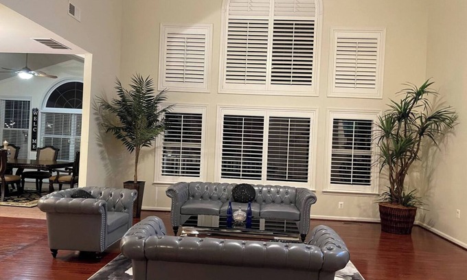 Fort Washington House | Lex Holmes Luxury House