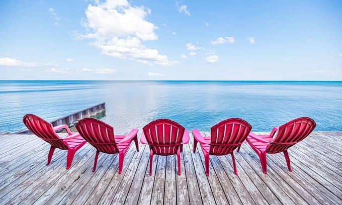 Lexington House | Lexington Beach house, On the water with private beach