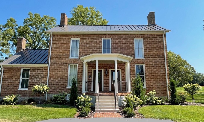 Lexington House | Lexington, Kentucky - Elmcrest Farm 3B/3B Home - Opt. 1B/1B Separate Apt.