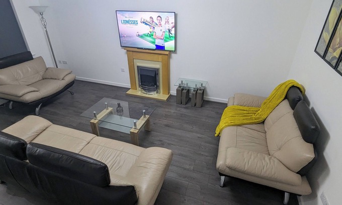 Burnley House | Leyland Road Retreat - 4 Bedroom House