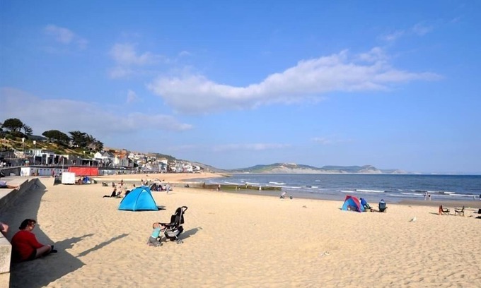 Lyme Regis Cottage | Leys At Valley View Farm