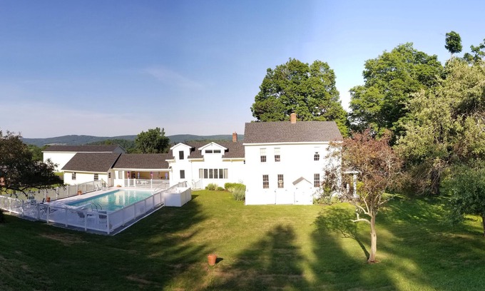 Hillsdale House | Lg Beautiful Country Home in Scenic Upstate NY!