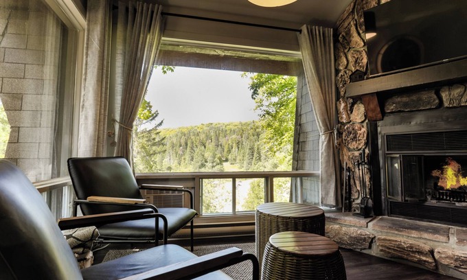 Sainte-Lucie-des-Laurentides Ski Chalet | Lima’s Nest - Spa/Lake/Nature