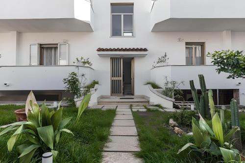 Mondragone Apartment | Liammare