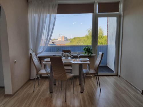 Liepaja Apartment | Libava Apartment with Balcony